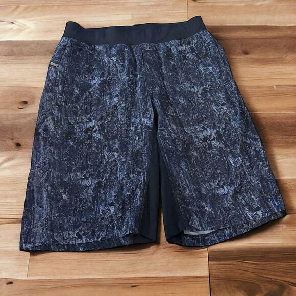 Lululemon Men’s Unlined 12” Shorts (Med) - Picture 1 of 5